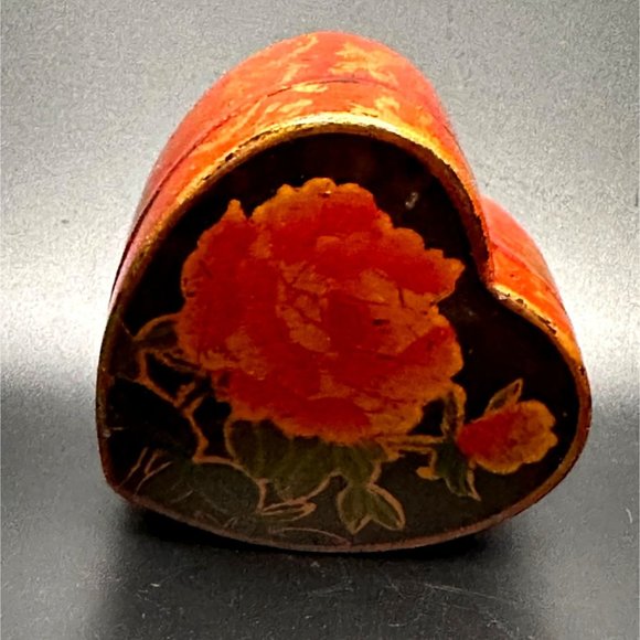 Vintage Kashmir Box | Heart Shaped Box | Paper Mache Box | Floral Box, Ring Box, - Picture 4 of 7
